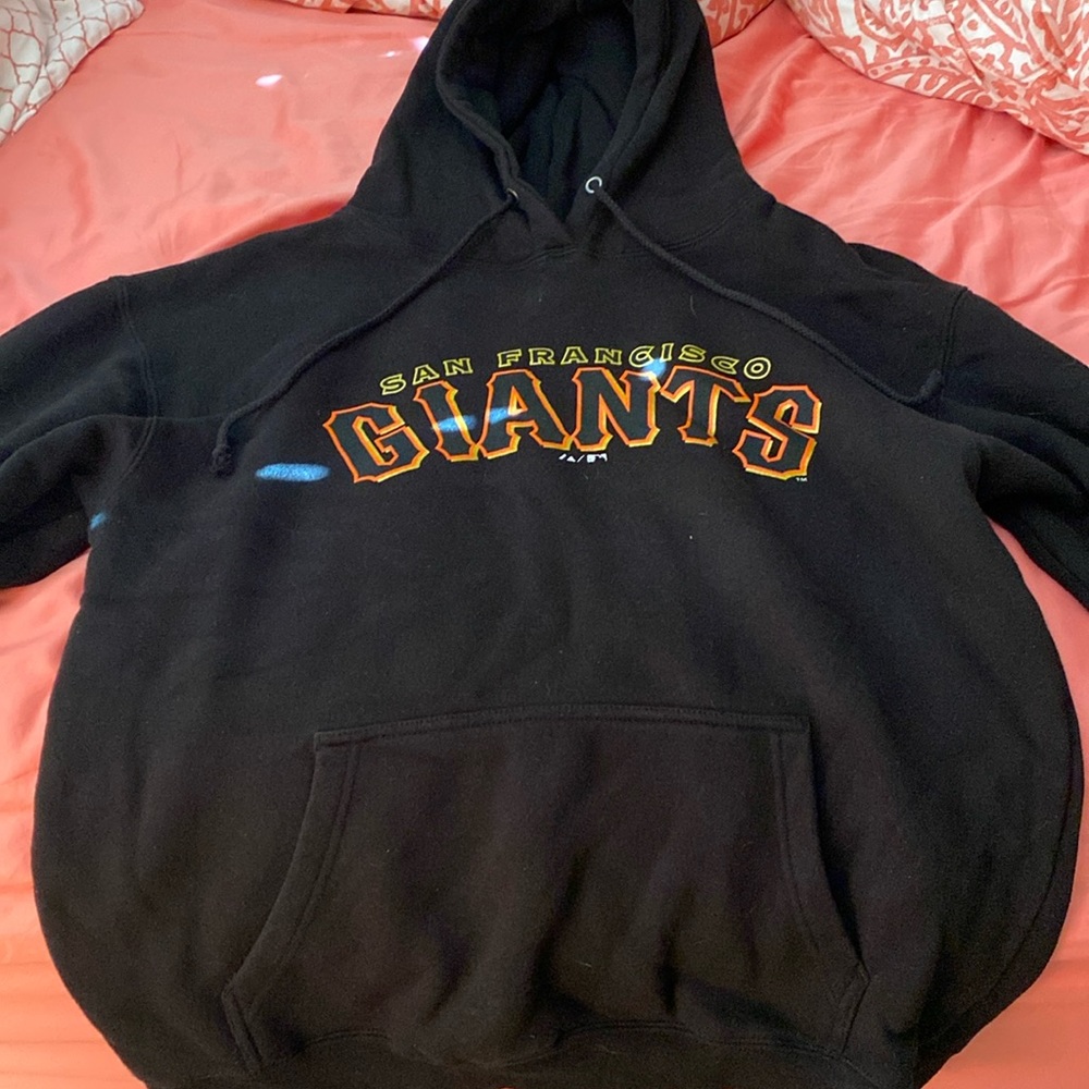 Women’s giants sweatshirt